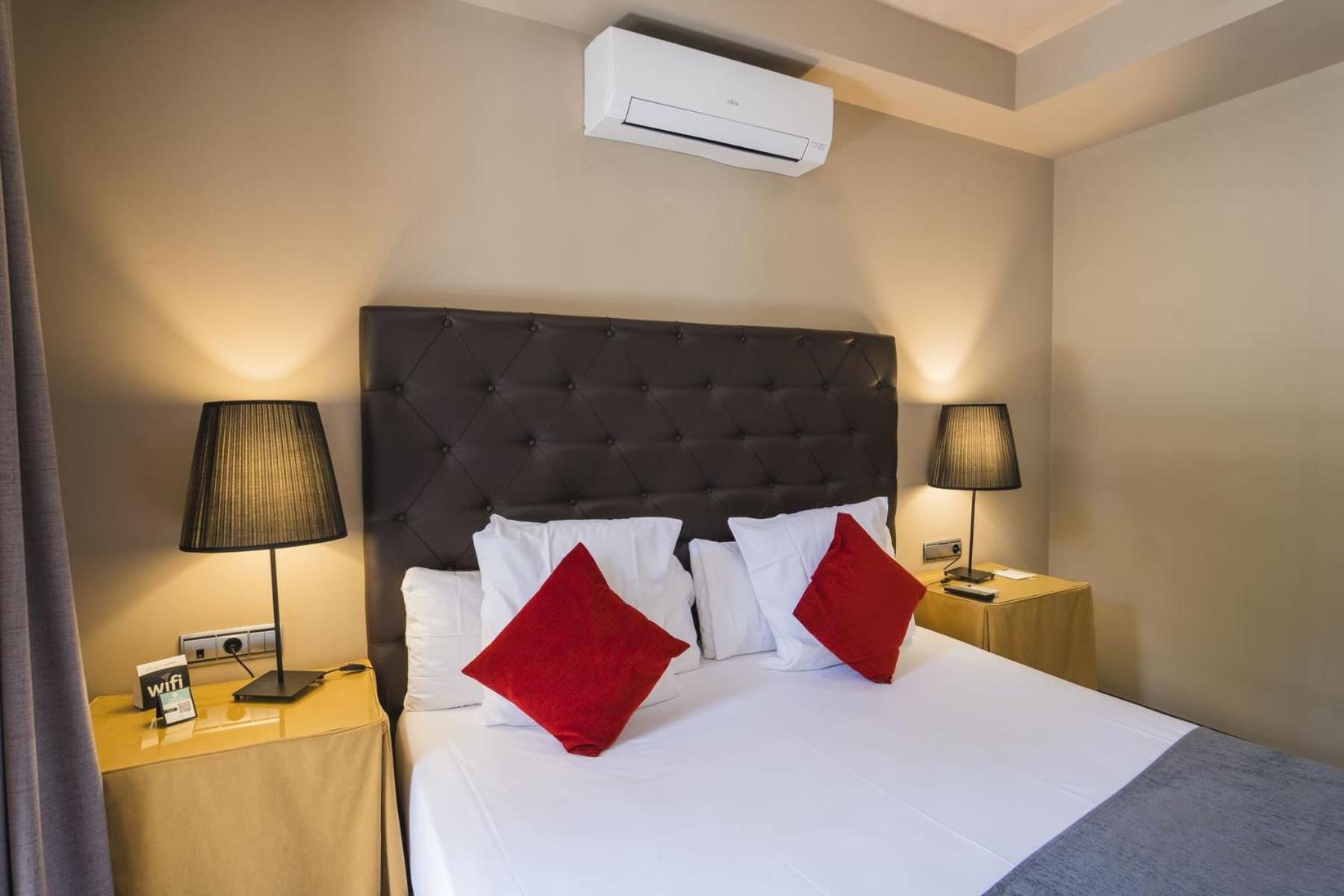 Hotel Alda Castillo De Олите Экстерьер фото